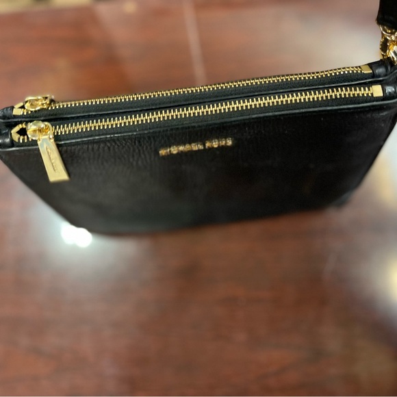 Michael Kors cross body - Picture 10 of 12